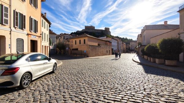 Guide ultime pour choisir votre voiture à louer en Avignon, Nîmes et Montpellier
