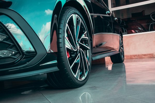 Les feux stop d'urgence dans les sports automobiles